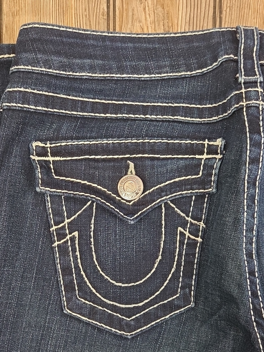 VTG True Religion Twisted Curved Seam Flare Jeans - Size 32 - Picture 3 of 13